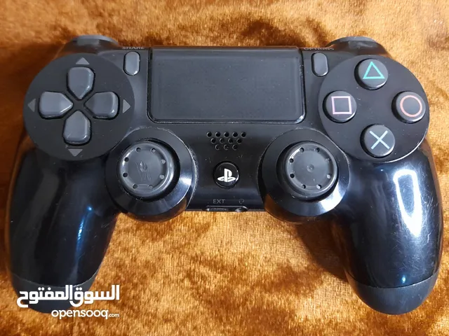 جويستك بلايستيشن 4 يدعم جميع الإصدارات الخاصه بجهاز بلايستيشن 4 ( العادي ، السلم ، البرو )