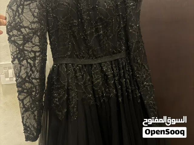 فستان سهره ناعم ينفع لملكة او حتى لاخت عريس او عروسه