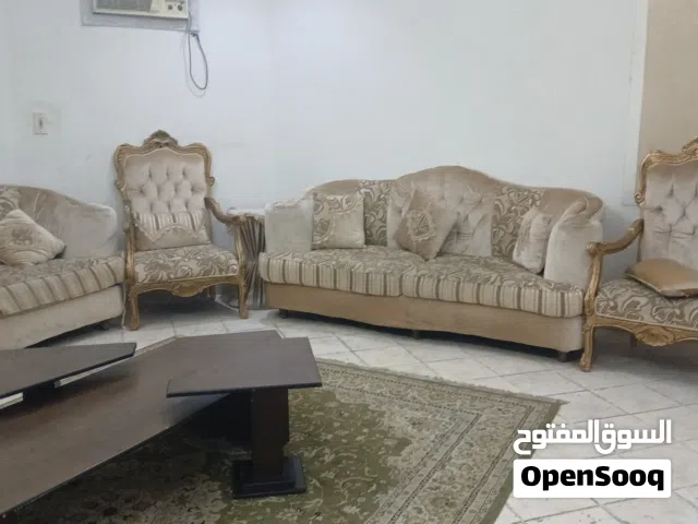 كنب للبيع على السوم