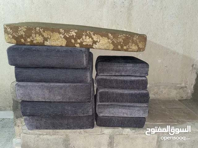 طرحات خمسة مع مساندهم