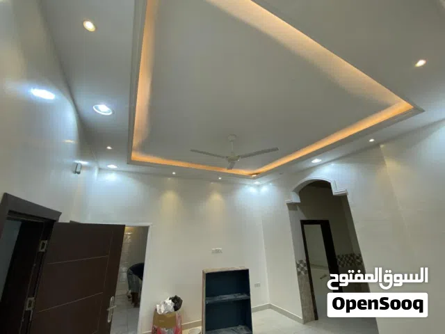 شقق فاخرة للإيجار في عدن في أفضل برج  (تجاري - سكني)