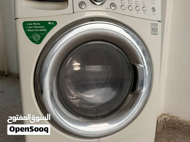 الغسالة مستعملة بحالة ممتازة، نظيفة جداً، وتعمل بكفاءة عالية  لكن لديها صوت