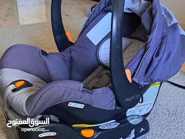 كرسي سيارة للأطفال من نوع “Chicco KeyFit 30” مع القاعدة الخاصة به