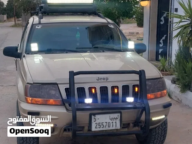 2005 جيب جراند شيروكى Altitude