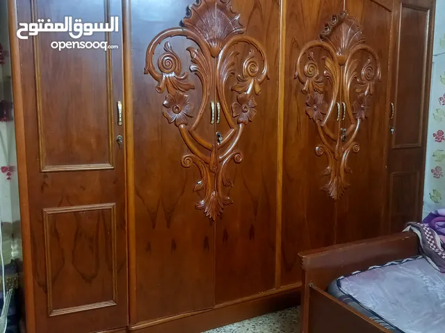 غرفة مستعملة للبيع السعر ثلاثة ملايين عراقي
