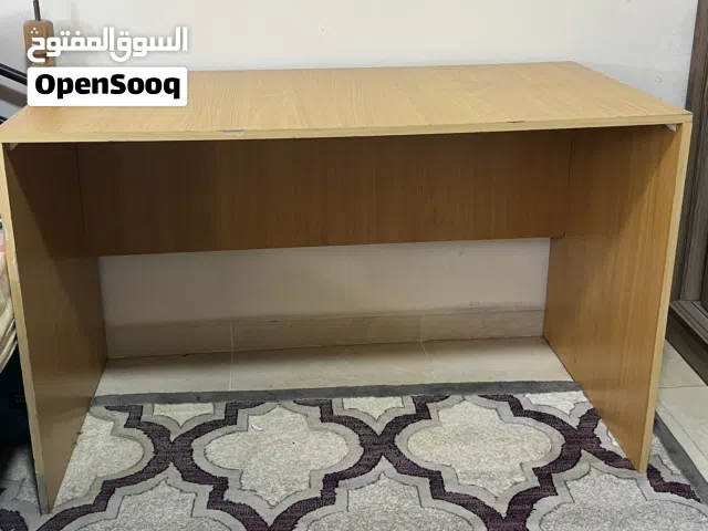 للبيع أثاث منزلي بحالة جيدة وشبه مستعمل