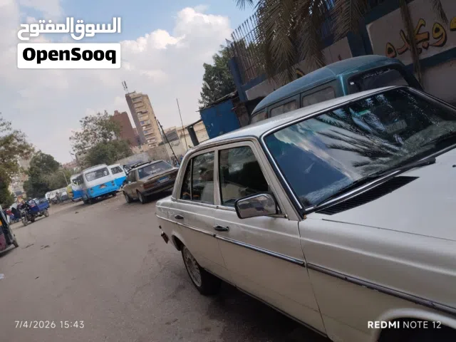 1978 مرسيدس بنز اخرى 230