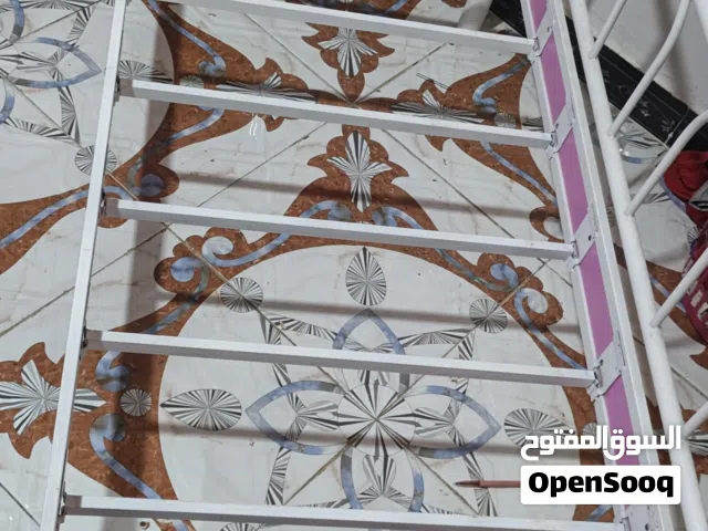 سرير اطفال عدد 2 مستخدم