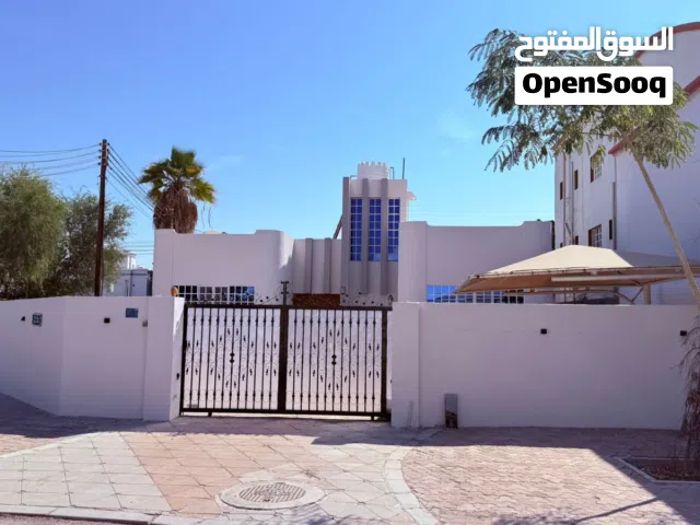 300 m2 3 Bedrooms Townhouse for Rent in Muscat Al-Hail