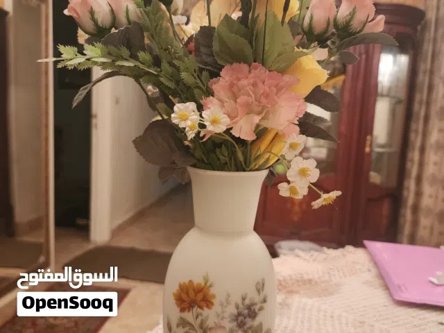 للبيع فاظه صناعه اليابان فخمه بالورد