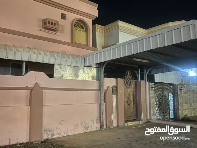 400 m2 4 Bedrooms Townhouse for Rent in Al Batinah Sohar