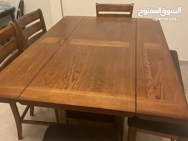 طاولة طعام