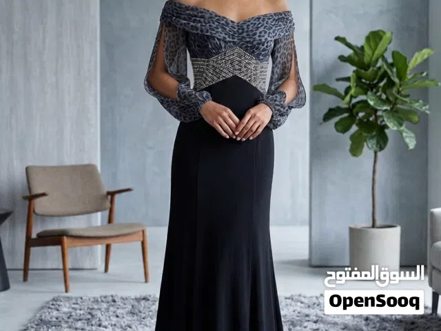 فستان سهرة لبسة وحدة حالة ممتازة سايز 44