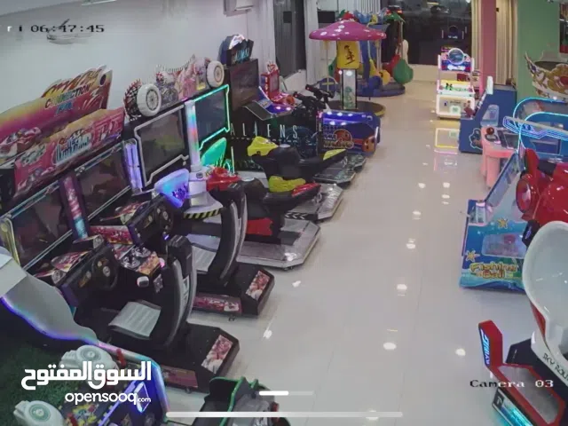 معرض ألعاب إلكترونية للبيع