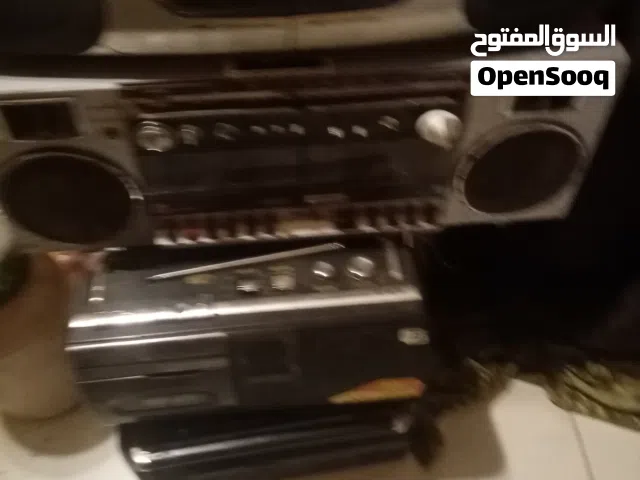 تشكيلة من المسجلات والراديو للبيع بسعر مغري للجادين للاستفسار الاتصال مكالمات فقط لا ارد على الرسائل