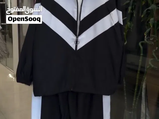 سوت للبيع يلبس من وزن 50 لحد 75 جديد