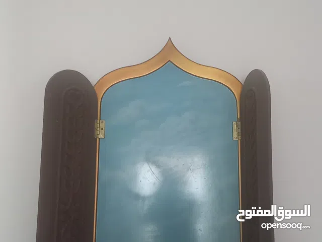 Decor-sky view with wooden doors منظر سماء مع بابين خشب