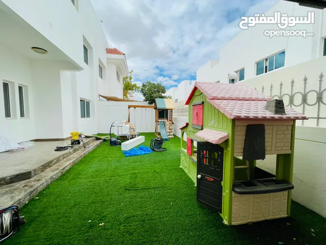 300 m2 4 Bedrooms Villa for Rent in Dubai Mirdif