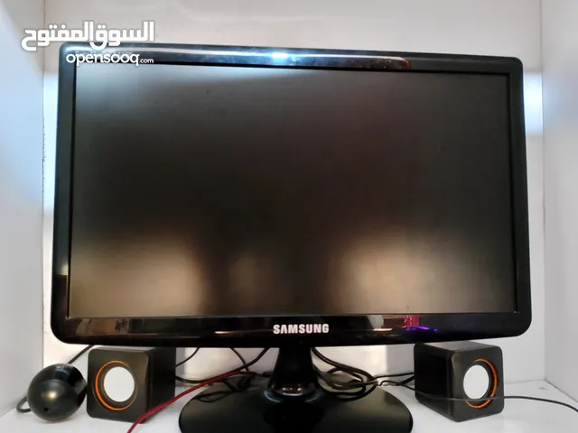 شاشه سامسونج بحاله ممتازه بي دقه60hz وضوح ممتاز مع جميع وصلاته مع وصله من vga ألا HD