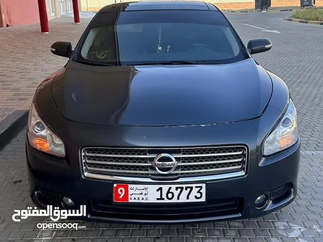 Nissan Maxima Full option Second owner in UAE