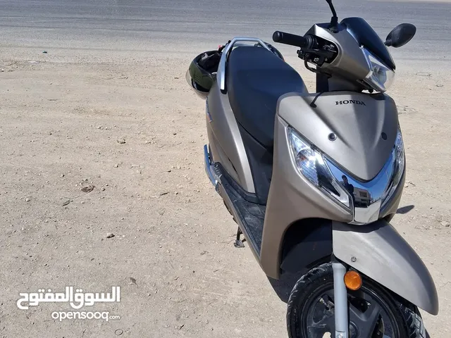 سكوتر هوندا اكتيفيا بحال الوكاله قياس 125 للبيع