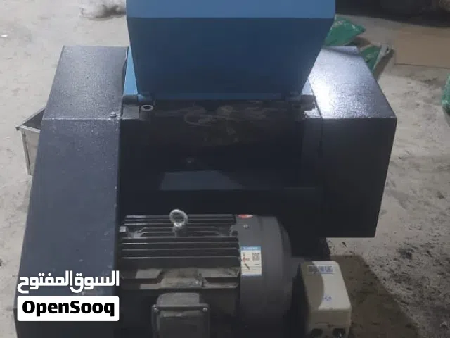 فرامه بلاستيك 7.5 كيلو وات  جديد مستخدمه تجربه بس سعر ب 2300 دولار
