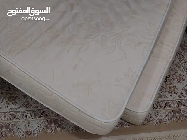 فوق سرسر نوم موجود 2