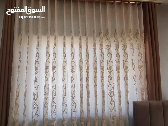 برداي شباكين غرفة نوم بحالة ممتازة