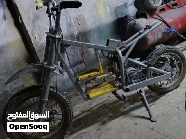 مطلوب شصي دراجة razor بسعر وحالة كويسة