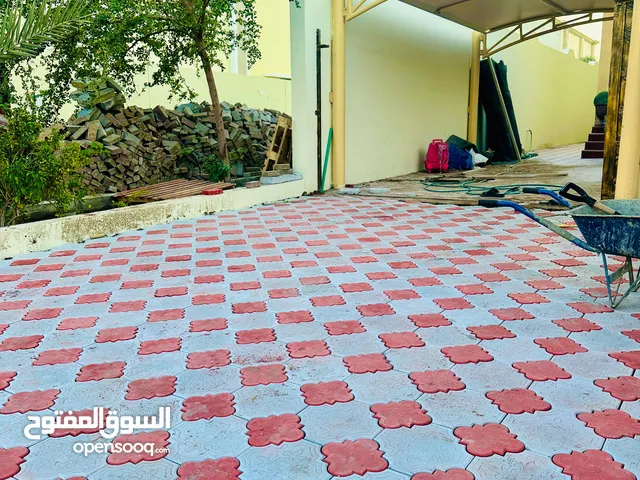 نقوم بعمل تركيب الإنترلوك وصيانة وتزيين الحدائق وترتيبها
