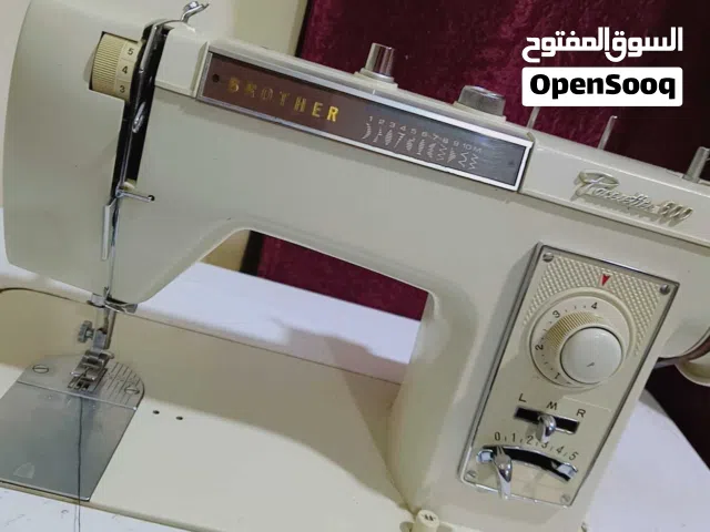 مكينة خياطة برذر يابانية نظافة 100مع الميز كاملة