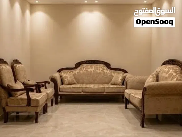 طقم كنب استعمال لا يذكر