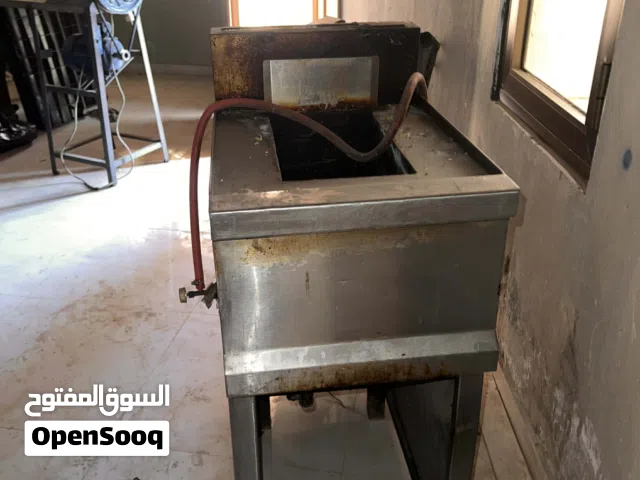 عدت مطعم مستعمل للبيع