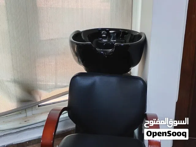 عدة صالون كراسي ومغسلة وكاونتر