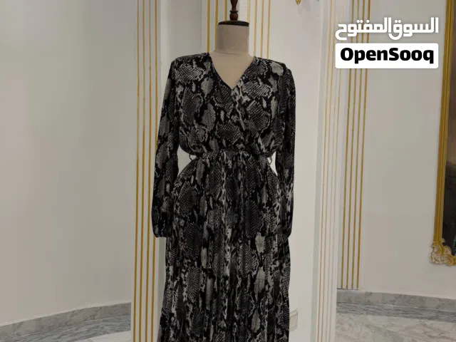 فستان شيفون مبطن .