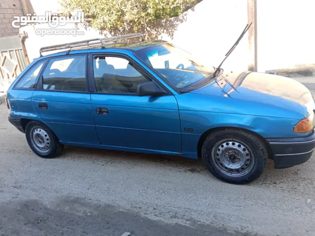 اوبل استرا 1992 حجم المحرك 1800 للبيع