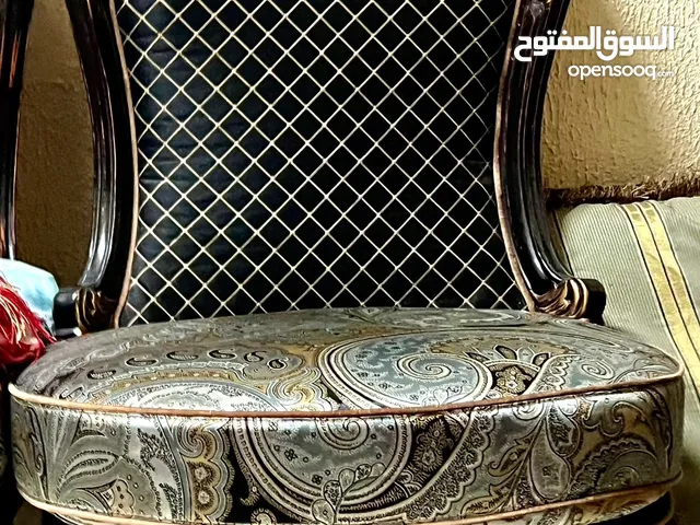 كراسي غرفة جلوس العدد اربعه