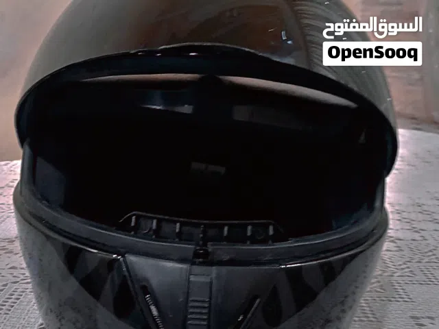 خوذة دراجة نارية مستعملة بحالة جيدة مع حماية عالية الجودة