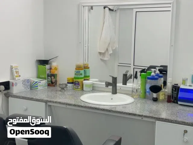 للبيع محل حلاقه بجانب معرض الجوده والأمان