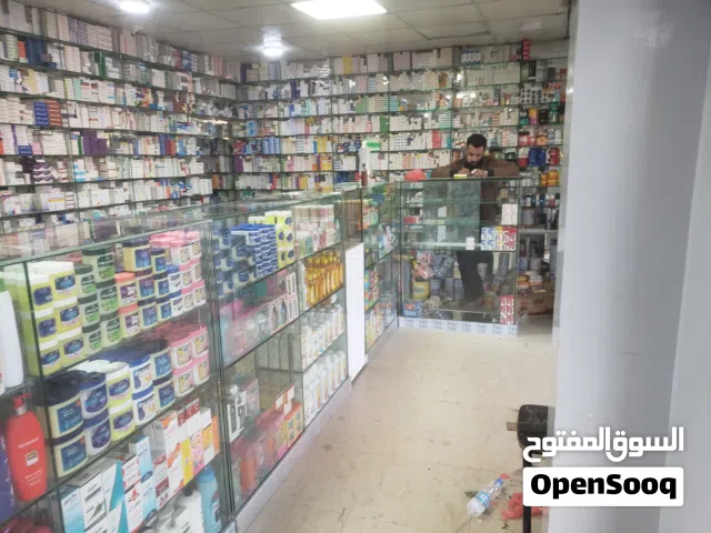 طاولات زجاج مستخدم نظيف 3 حبات