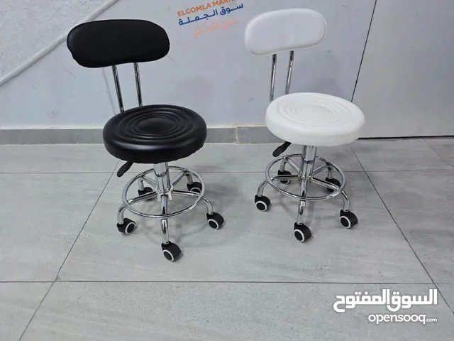 كرسي دوار دائري مع عجلات، كرسي سهل التجميع ومصنوع من جلد البولي يوريثين لإكسسوارات الحلاقة والمطاعم