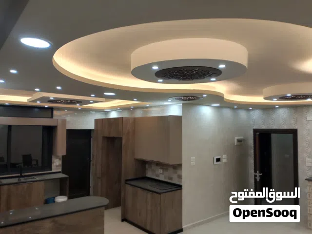 شقة  جديده مساحتها 180  مطبخ راكب اشتراك كهرباء ومياه