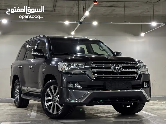 Toyota Land Cruiser 2016 VX-S بحالة الوكالة