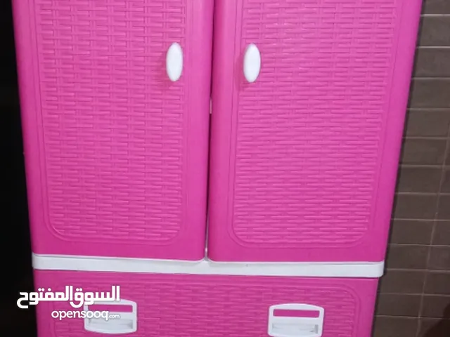 خزانه بلاستيك مستعمل شبه جديد 22 دينار