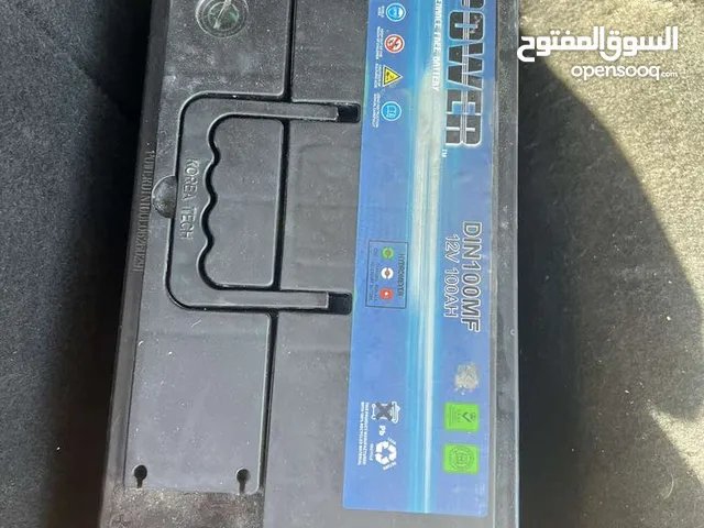 بطارية 100 امبير راكبة في السيارة وتمشي جرب في سيارتها بي 400 دينار