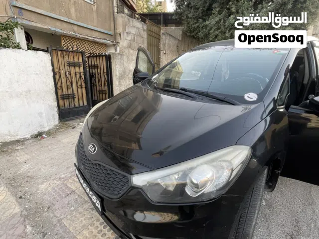 2016 كيا سيراتو Standard