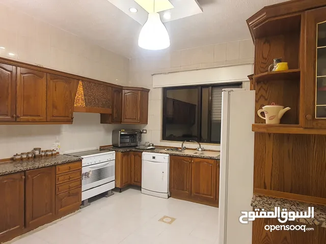 شقة مميزة في منطقة السابع للايجار و بسعر مغري