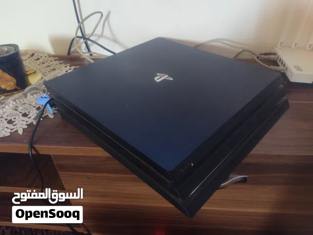 بليستيشن 4 برو نظيف جدا اصلي للبيع مع اشتراك بلس اكسترا ستة شهور مع دسكة دالاست اوف اس 1