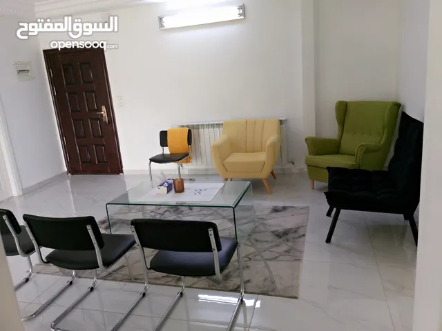 شقة طابقية مميزة في منطقة حرم الرامة