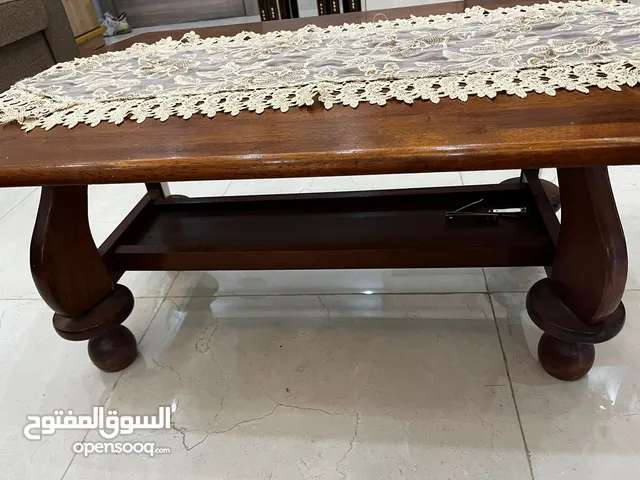 طاولة خشب وكالة